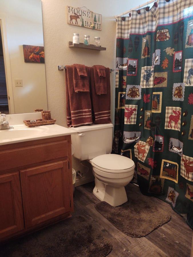Holiday home 2br Gated Escape Pool And Jacuzzi Walk To Dining And Trails