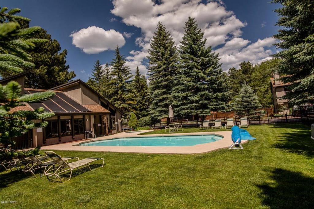 Holiday home 2br Gated Escape Pool And Jacuzzi Walk To Dining And Trails
